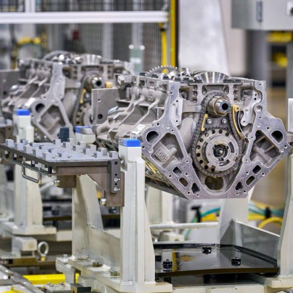 GM sixth-generation small-block V8 assembly line at Flint Engine Operations
