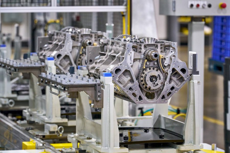 GM sixth-generation small-block V8 assembly line at Flint Engine Operations
