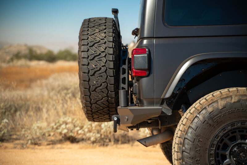 Truck Bed Caps, Rails & Tailgate Accessories