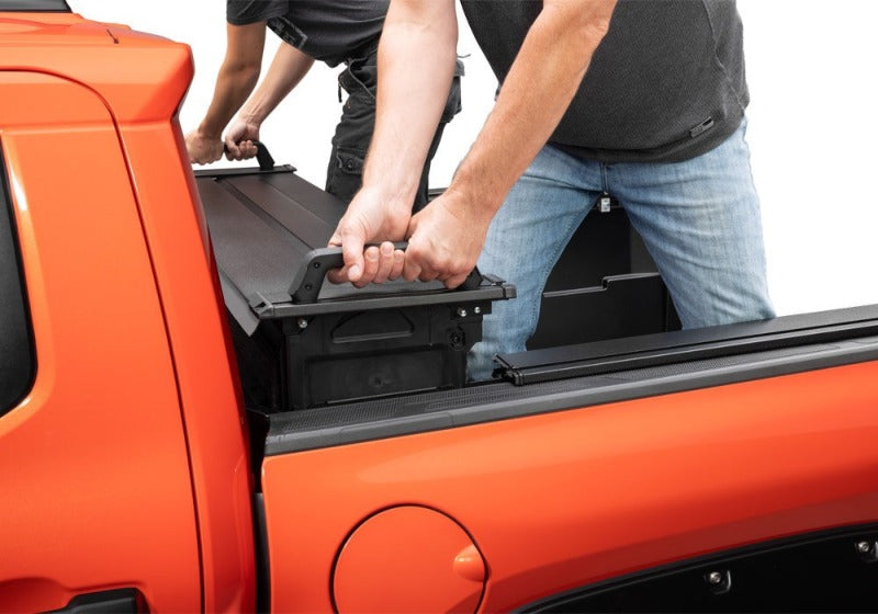 Retrax 21-26 Ford F-150 SuperCrew/SuperCab 5.5ft Bed & F-150 Lightning RetraxPRO EZ-Off FRC-4000