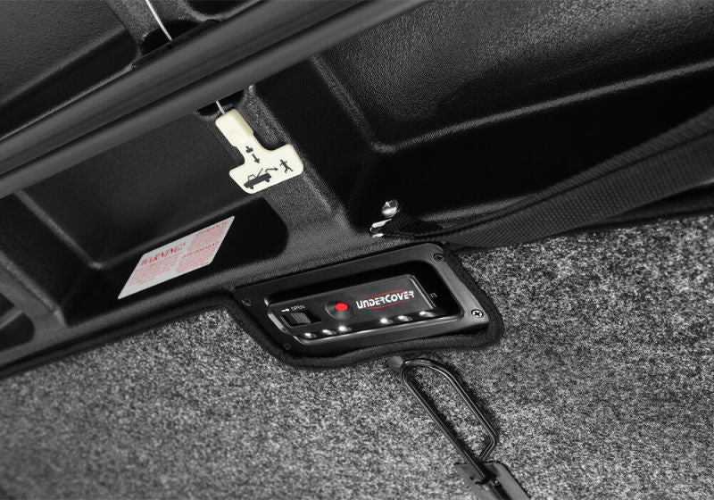 UnderCover 2022 Ford Lightning + 23-24 Ford F-150 5.5 ft Short Bed Tonneau Cover