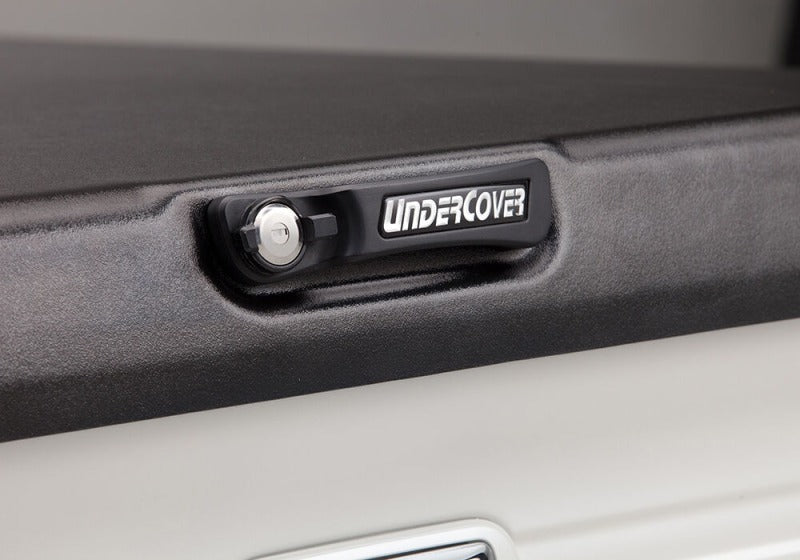 Undercover 23-26 Ford F-250 6.9ft Bed Elite Bed Cover
