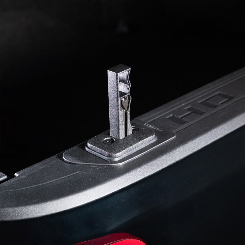 Putco 14-18 Chevrolet Silverado HD/GMC Sierra HD Push-Up Tie Handle (Passenger side rear) - Black