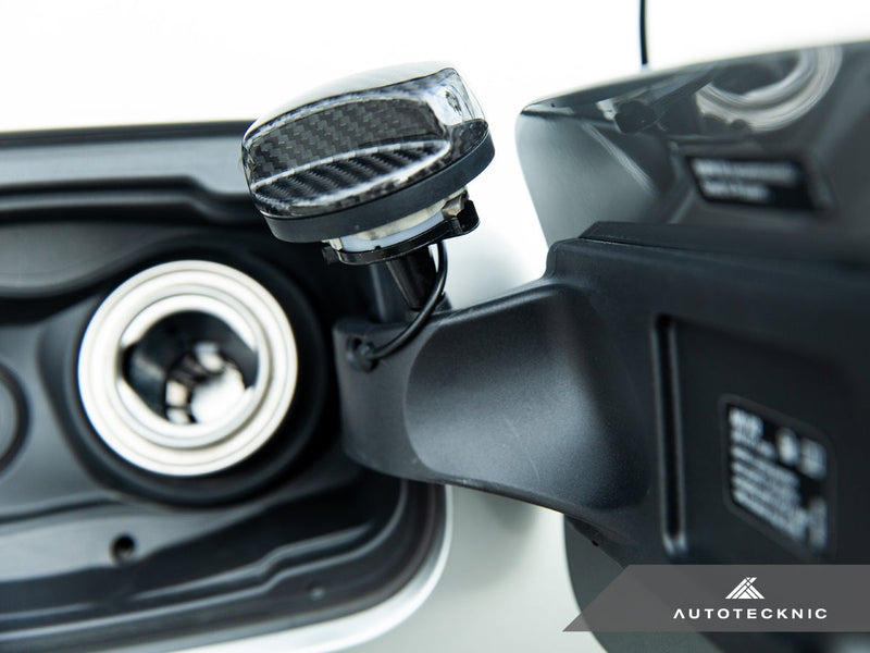 AutoTecknic Dry Carbon Competition Fuel Cap Cover - E82 1M | 1-Series