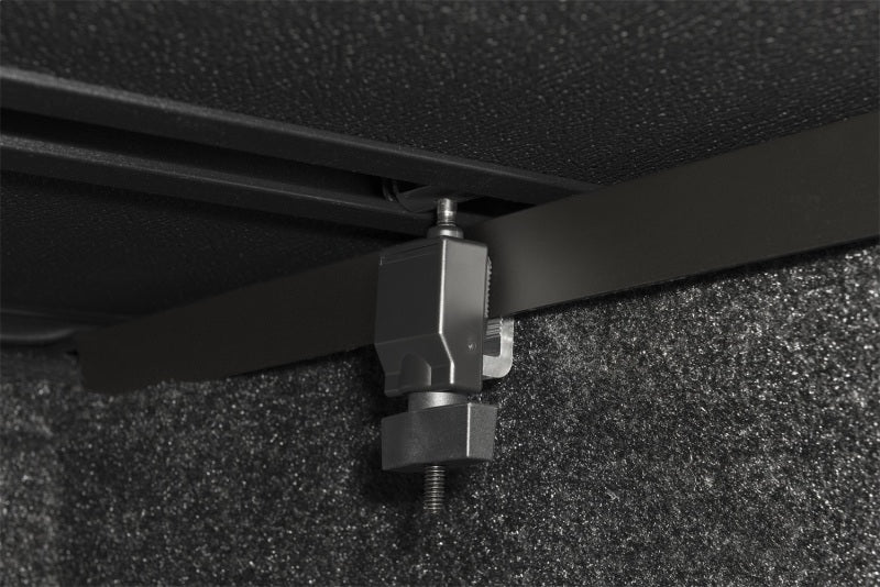 Extang 15-16 Chevy/GMC Canyon/Colorado (6ft Bed) Solid Fold 2.0 (CLOSE OUT)