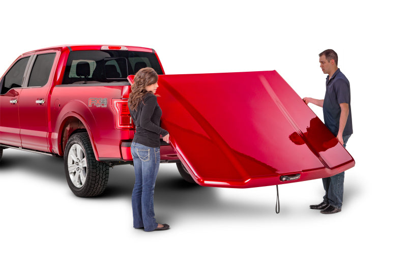 UnderCover 2018 Chevy Silverado (19 Legacy) 6.5ft Elite LX Bed Cover - Glory Red