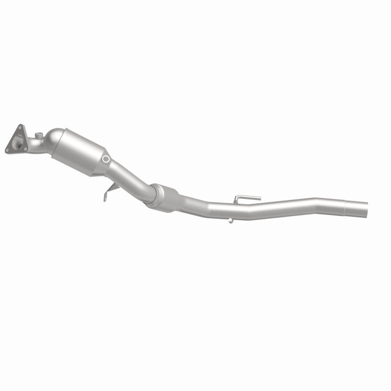MagnaFlow Direct Fit Catalytic Converter 11-15 Volkswagen Touareg V6 3.6 OEM Underbody