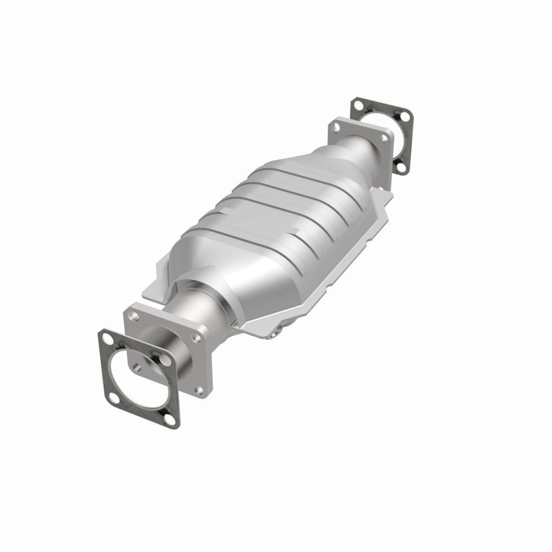 MagnaFlow California Direct Fit Catalytic Conv 75-82 Chevrolet LUV 1.8L / 86-91 Isuzu Trooper 2.3L