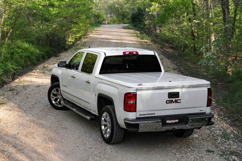 UnderCover 14-18 GMC Sierra 1500 (19 Limited) / 15-19 2500/3500 HD 6.5ft Lux Bed Cover - Gasoline