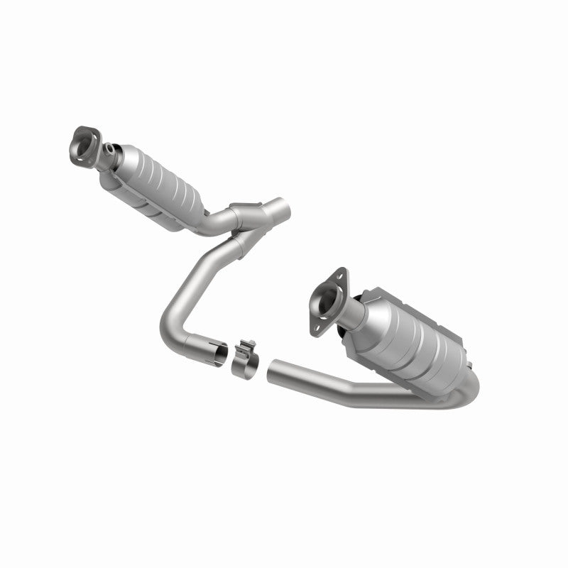 MagnaFlow Direct Fit Catalytic Conv 05-06 Dodge Dakota/2006 Mitsubishi Raider 3.7L Y-Pipe Assembly