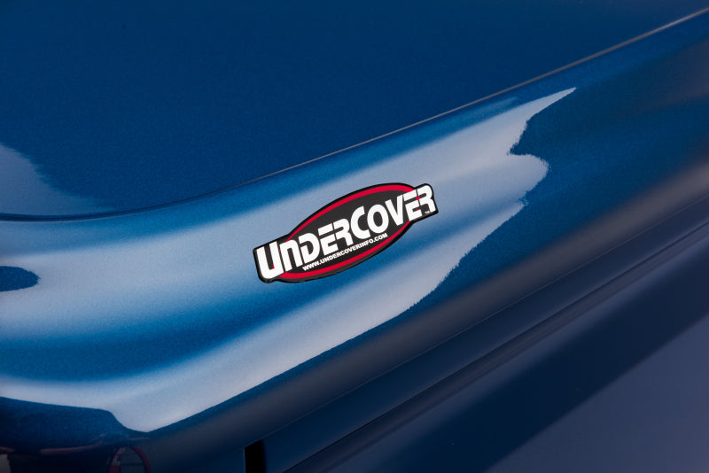 UnderCover 14-18 GMC Sierra 1500 (19 Limited) / 15-19 2500/3500 HD 6.5ft Lux Bed Cover - Gasoline